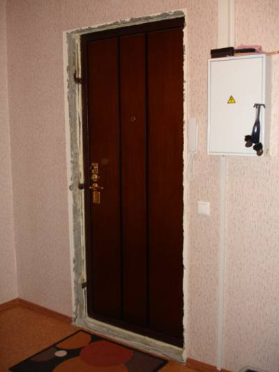Пример входной установленной двери